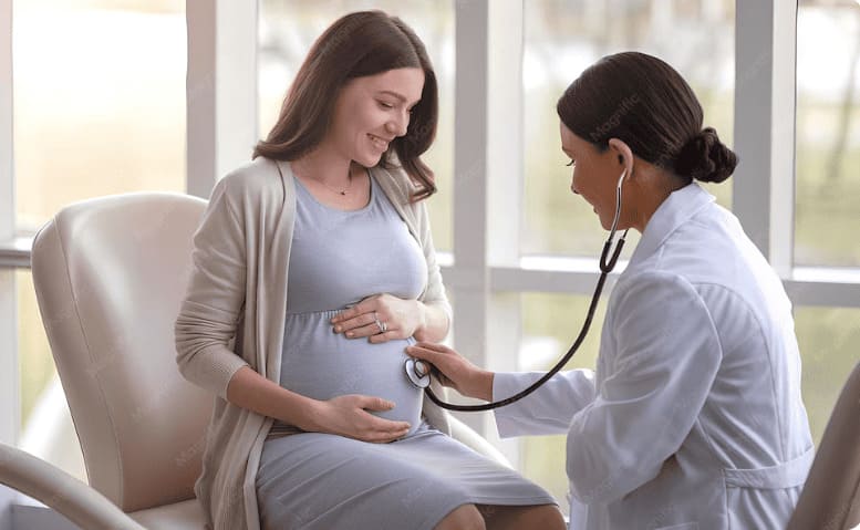 Best Antenatal Care Doctor in Seawoods | Dr. Nilofer
